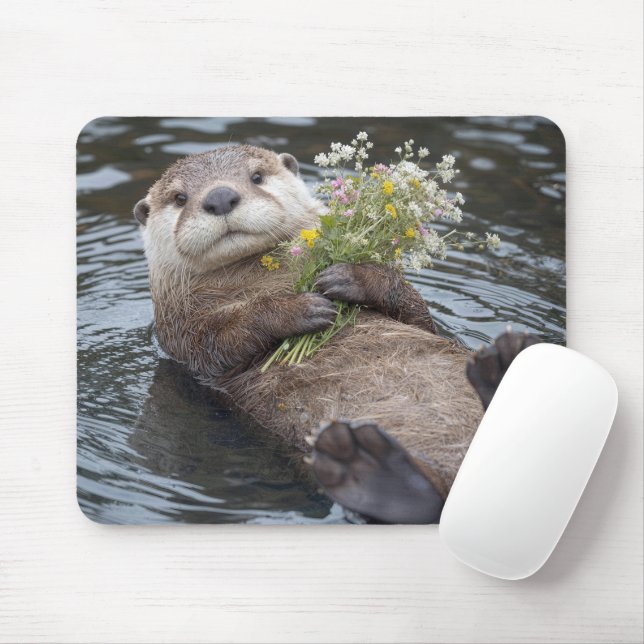 Mousepad Lontra Flutuando com Buquê de Flores Silvestres (Com mouse)