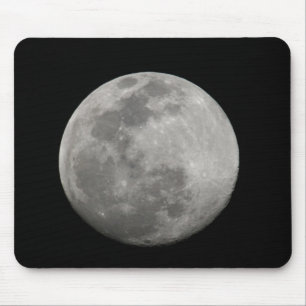 Mousepad Lua cheia em preto e branco. Crédito: Arthur