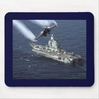 Mousepad Lutador de jato sobre o barco do Armada