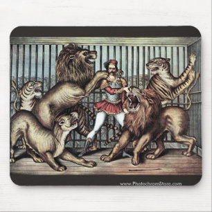 Mousepad Mais doméstico de leão na gaiola com o poster do