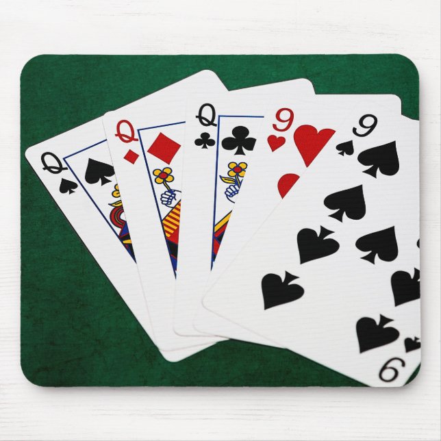 Mousepad Mãos Poker - Casa de Cheio - Rainha e Nove (Frente)