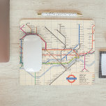Mousepad Mapa Subterrâneo de Londres<br><div class="desc">"Subterrâneo. Desenhado por Harold F. Hutchison". Pocket map of London underground por Harold F. Hutchison,  de 1962. Mostra estações codificadas por cor,  linhas principais do metrô,  conexão escaladora e rio. 11091002.jp2</div>