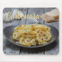 Massas de espaguete Carbonara com Bacon e Parmesão