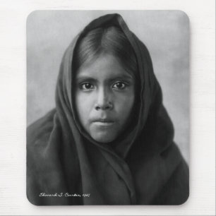 Mousepad Menina de Qahatika