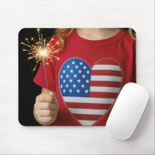 Mousepad Menina Patriota Segurando uma Faísca