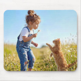Mousepad Menina soprando sementes de dente-de-leão