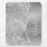 Mousepad Metálico Personalizado Da Glitter De Prata Glam<br><div class="desc">Personalize facilmente este metal escovado prateado e uma louça brilhante de mouse com padrão de brilho com seu próprio nome personalizado.</div>