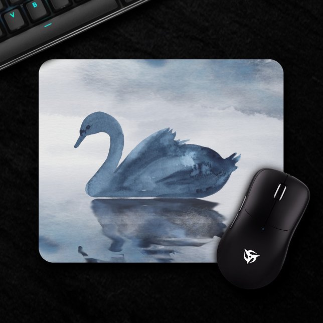 Mousepad Mistura Reflexões | Moody Dusty Blue Swan no lago (Criador carregado)
