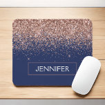 Mousepad Monograma com brilho Cor-de-rosa Rosa, cor-de-rosa<br><div class="desc">Rosa Dourado - Placa de Mouse com brilho azul brilhante,  brilhante cinza azul e Marinho,  elegante e moderno,  com lente de luxo de luxo. Este monograma - adicione o seu próprio nome a mousepad personalizado pode ser atualizado com o seu nome.</div>