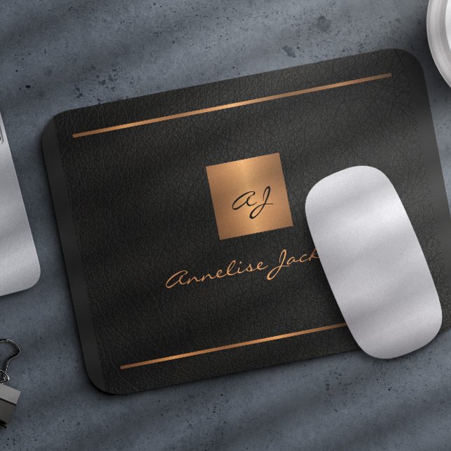 Mousepad Monograma com um guião elegante dourado preto (Criador carregado)
