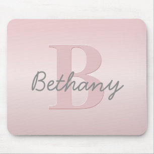 Mousepad Monograma cor-de-rosa customizável bonito & seu