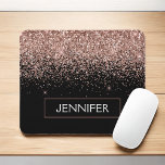 Mousepad Monograma Cor de Rosa Rosa Rosa Dourada, Brilhante<br><div class="desc">Rosa Dourado - Pad do Mouse Monograma de Trendy Luxury Monograma,  com brilho preto e cor-de-rosa,  cinza brilhante Elegante e moderno. Este monograma - adicione o seu próprio nome a mousepad personalizado pode ser atualizado com o seu nome.</div>