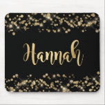 Mousepad Monograma de Confetti Dourado a Preto Moderno<br><div class="desc">Folha de ouro preto e na moda, legante, dourado, confetti dourado, folha de papel dourado com letra manuscrita de script personalizado mousepad. Esta design feminina apresenta uma borda de configuração de brilho amarelo brilhante no fundo preto. ENTRE EM CONTATO COMIGO ANTES DE PEDIR O SEU NOME NESTA ORDEM: NAME (OU...</div>