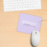 Mousepad Monograma de Lavanda Lilática Moderna de Script de<br><div class="desc">Este mouse elegante seria excelente para uso pessoal ou profissional. Adicione facilmente seus próprios detalhes clicando na opção "personalizar".</div>