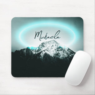 Mousepad Monograma de luz neon azul misterioso da montanha 