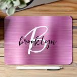 Mousepad Monograma de Script Branco Preto, Preto, Rosa Esfr<br><div class="desc">Este elegante mouse personalizado apresenta um monograma e primeiro nome em um roteiro preto e branco moderno em um fundo de metal piscado rosa-tendências.</div>