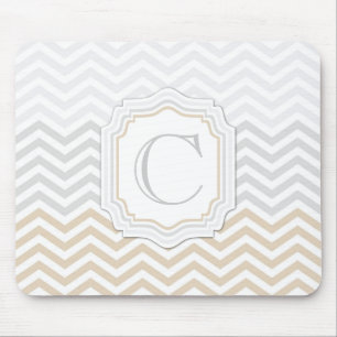 Mousepad Monograma Dourado Chevron das cinzas de prata