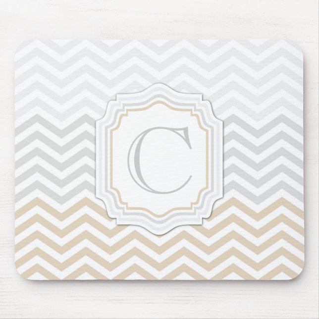 Mousepad Monograma Dourado Chevron das cinzas de prata (Frente)