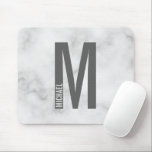 Mousepad Monograma e Nome de Negrito Personalizado Moderno<br><div class="desc">Design de Monograma moderno com letra monográfica "M" personalizada e nome no estilo de letra sans sans moderno, em negrito. Presente perfeito para ele, presente de dia de os pais e muito mais.</div>