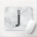 Mousepad Monograma e Nome de Negrito Personalizado Moderno<br><div class="desc">Design de Monograma moderno com letra monográfica "J" personalizada e nome no estilo de letra sans serif moderno e negrito. Presente perfeito para ele, presente de dia de os pais e muito mais.</div>