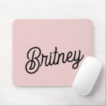 Mousepad Monograma e Nome Moderno Pink Pidroso Blush<br><div class="desc">O Modern Blush Dusty Pink Monograma e Nome Mouse Pad apresenta um design cor-de-rosa poeirento com pincel empoeirado com um monograma personalizado e nome em um roteiro elegante. Este mouse pad não só melhora a estética do seu espaço de trabalho, como também fornece uma superfície suave e confortável para o...</div>