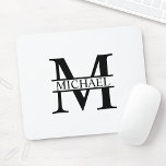 Mousepad Monograma e Nome Personalizados<br><div class="desc">Monograma personalizado e presentes de nome com monograma personalizado e nome no estilo de fonte de serif clássico. Perfeito como presentes de dia de os pais para pai,  presentes para avô,  marido,  formando e muito mais.</div>