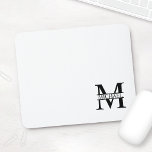 Mousepad Monograma e Nome Personalizados<br><div class="desc">Monograma personalizado e presentes de nome que apresentam monograma personalizado no estilo de letra serif clássico com caixa de nome no meio do monograma. Perfeito como presentes de dia de os pais para pai,  presentes para avô,  marido,  chefe e muito mais.</div>