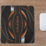 Mousepad Monograma geométrico de prata, preto, laranja<br><div class="desc">O fundo do jogo para o tapete de mesa apresenta uma combinação impressionante de linhas geométricas prateadas,  pretas e laranja. As linhas são organizadas em um padrão cativante que adiciona um toque de sofisticação e elegância à sua configuração de jogos.</div>