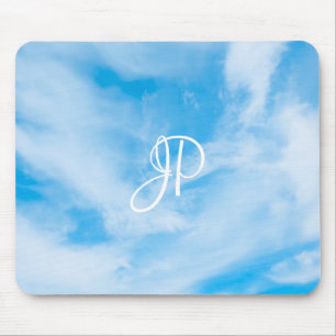Mousepad Monograma manuscrito de nuvens brancas do céu azu