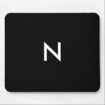 Mousepad Monograma Minimalista Branco Moderno, Inicial<br><div class="desc">Adicione um toque personalizado ao seu espaço de trabalho com este tapete de mouse impressionante, apresentando um monograma inicial em branco sobre um fundo preto elegante. O design minimalista cria uma estética ousada, enquanto o mouse pad é na moda e funcional. A letra de sans simples e preto monocromático e...</div>