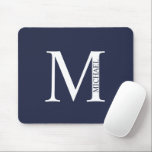 Mousepad Monograma Personalizado e Pad do Rato de Nome<br><div class="desc">Monograma Personalizado e Dif de Nome apresentam monograma personalizado e nome no estilo de fonte de serif clássico. Perfeito como presentes de dia de os pais para pai e para quaisquer ocasiões especiais.</div>