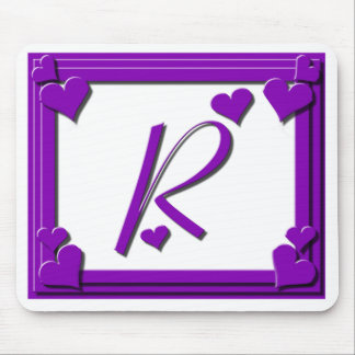 Mousepad Monograma R dos corações roxos