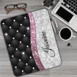 Mousepad Moograma cinzento cinzento prateado<br><div class="desc">Adicione um toque de brilho e brilho ao seu escritório doméstico ou dormitório com este elegante mouse pad personalizado. Este modelo de design chic apresenta elegante cinza-falsa prateada e brilho rosa e rochas cortadas com design preto tufado. Para torná-lo extra especial, ele também é monograma e personalizado com o nome...</div>