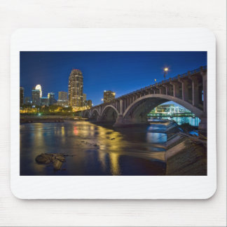 Mousepad MplsSkyline3rdAveBridgeNightview_rs.jpg