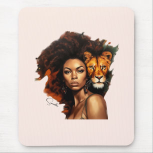 Mousepad Mulher afro-americana com Leão majestoso