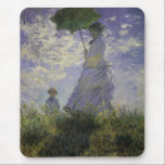 Mousepad Mulher com Parasol por Claude Monet, Vintage Art<br><div class="desc">O Stroll, Camille Monet e o Seu Filho Jean (Mulher com Parasol) (1875), de Claude Monet, é uma pintura de retrato impressionista de família de artes plásticas. Uma mãe caminhando com seu filho num campo ou num campo de primavera. Ela está segurando um guarda-chuva solar e vestindo um belo vestido...</div>