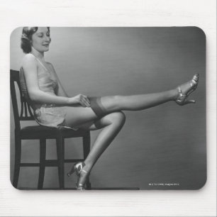 Mousepad Mulher que senta-se na cadeira