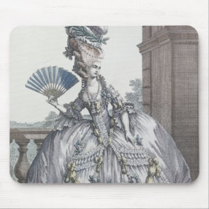 Mousepad Mulher que veste um vestido à moda com seu cabelo