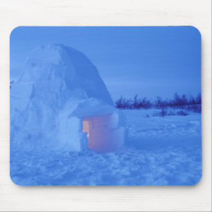 Mousepad NA, Canadá, Manitoba, Churchill. Igloo ártico