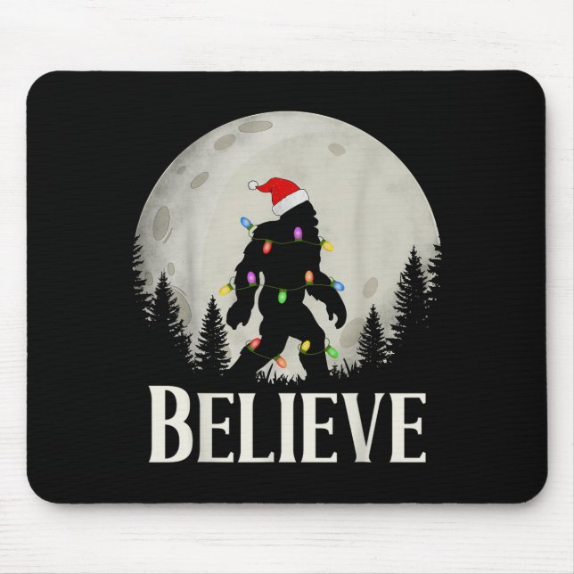 Mousepad Natal Divertido Pé Grande Chapéu de Papai Noel Lua (Frente)