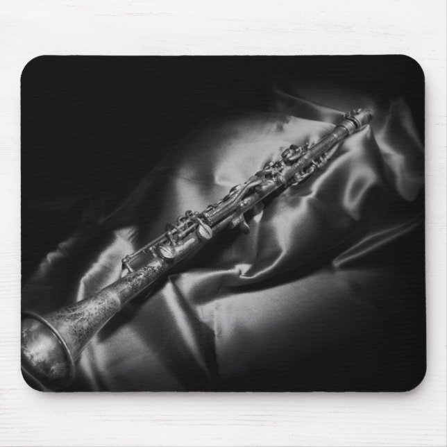 Mousepad Natureza-morta de clarinete antigo, P&B (Frente)