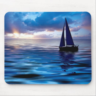Mousepad Navigação do veleiro do por do sol no oceano