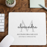 Mousepad Nome do Monograma Moderno Elegante Preto e Branco<br><div class="desc">Este simples,  elegante,  na moda preto e branco design apresenta o seu nome personalizado,  monograma e título de negócio em tendências,  topografia na moda. Este item pode ser e um excelente presente para você,  sua família e amigos.</div>
