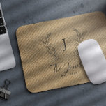 Mousepad Nome monograma personalizado chic elegante<br><div class="desc">Família monograma personalizada nome moderno elegante chic na moda light beige burlap personalizado mousepad.       Um presente moderno para casamentos,  aniversários,  Ação de Graças,  Natal ou qualquer outra ocasião.</div>