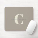 Mousepad Nome Simples do Monograma de Na moda em Taupe Brow<br><div class="desc">Nome Simples do Monograma de Na moda no Suporte do Rato de Taupe Brown</div>