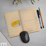 Mousepad Novidade na armadilha do mouse dot do escritório e<br><div class="desc">Escritório engraçadinho do Mouse Presente Armadilha Novelty Mouse - Um mouse pad com o que mais? Uma ilustração de armadilha de ratos da velha escola, é claro. Coloque o mouse que o trava o dia inteiro na frente do computador. Nenhum rangido desse mouse, pois esse mouse ultra esquisito certamente trará...</div>