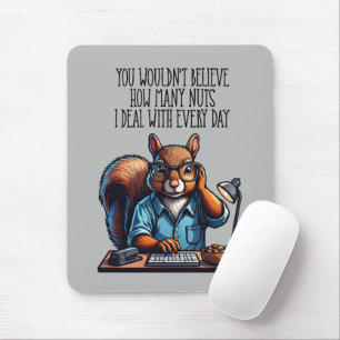 Mousepad Nozes No Escritório - esquilo engraçado no local d