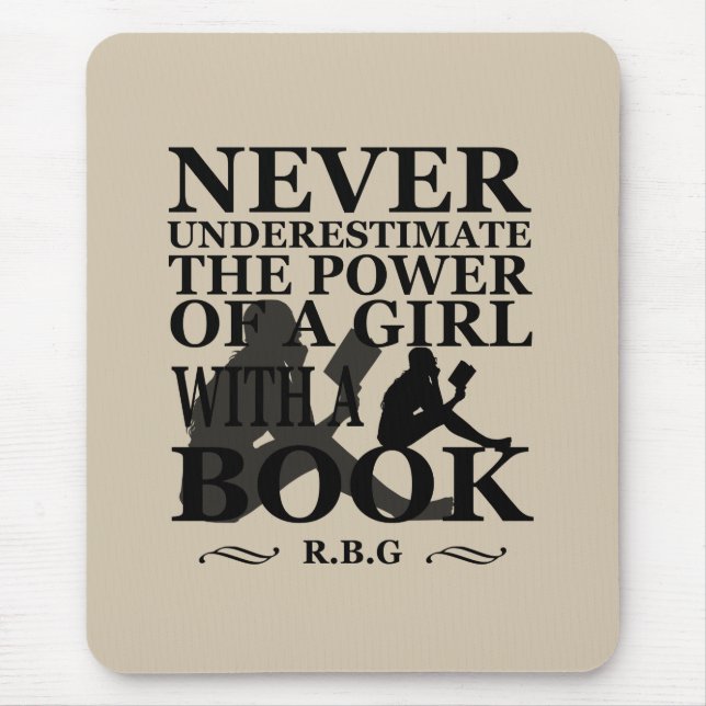 Mousepad Nunca subestime o poder de uma garota com livro (Frente)