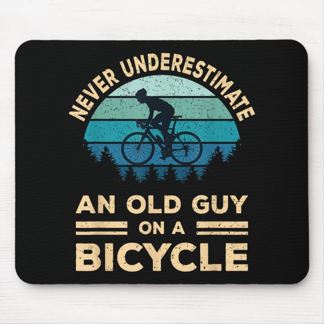 Mousepad Nunca Subestime Uma Cara Velha Numa Bicicleta Engr (Frente)