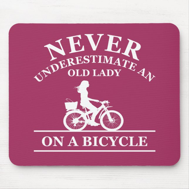 Mousepad nunca subestime uma velha mulher de bicicleta (Frente)